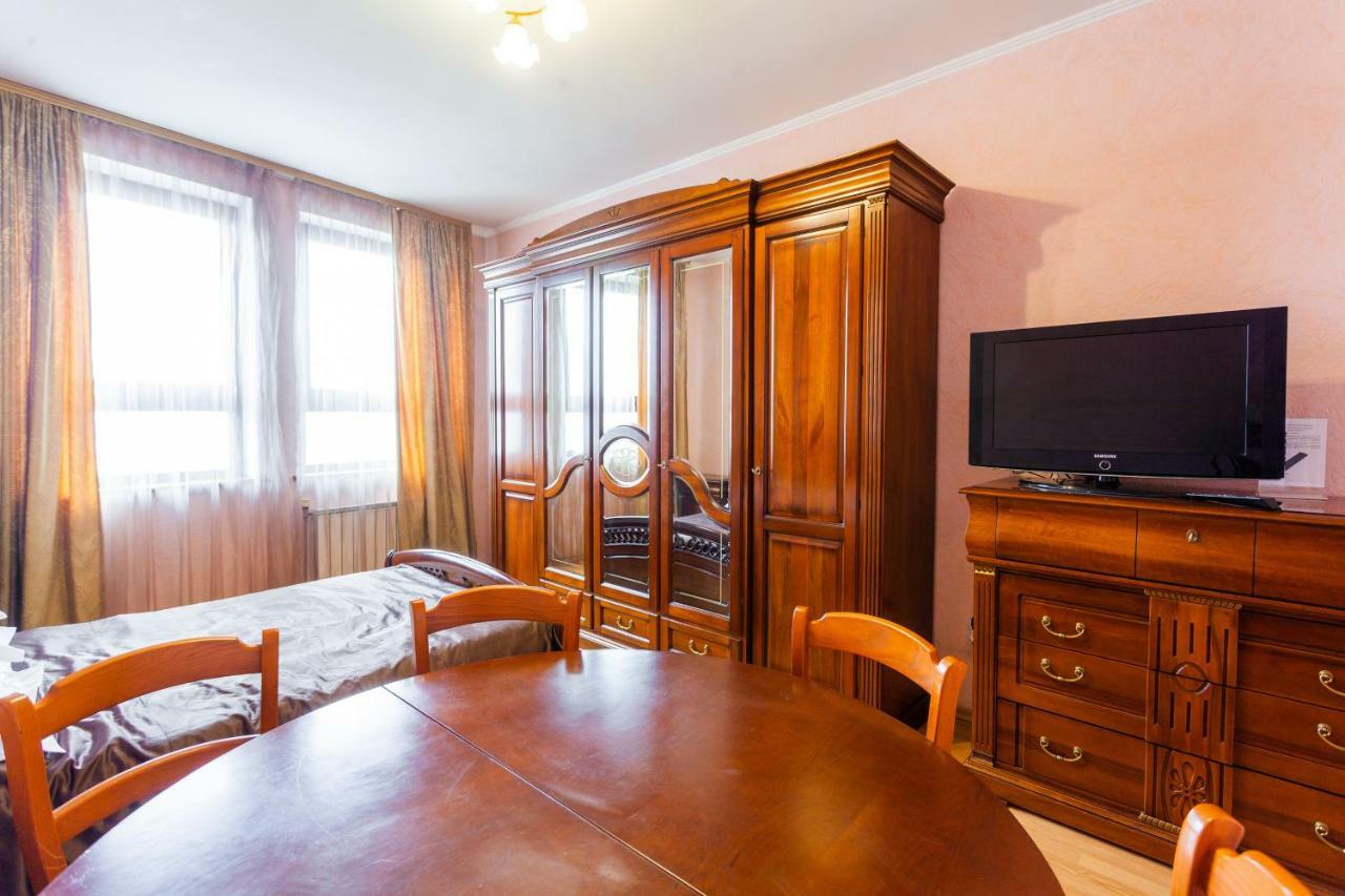 Partner Guest House Shota Rustaveli Киев Екстериор снимка