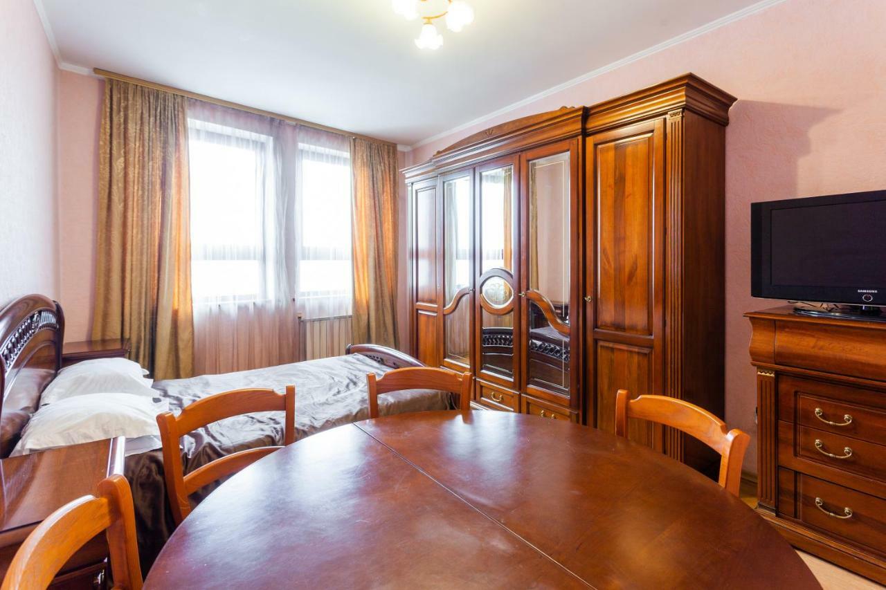 Partner Guest House Shota Rustaveli Киев Екстериор снимка